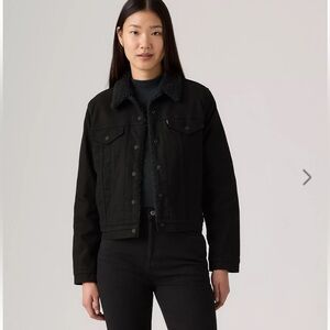 Levi's NWT Black Jean Jacket Cropped Boxy Fit Sherpa trucker size medium